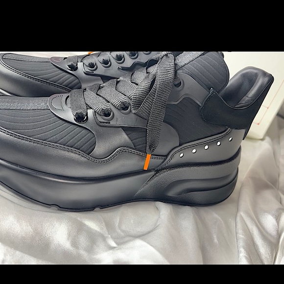 Alexander McQueen Mens Over Sized Runner - Picture 4 of 6